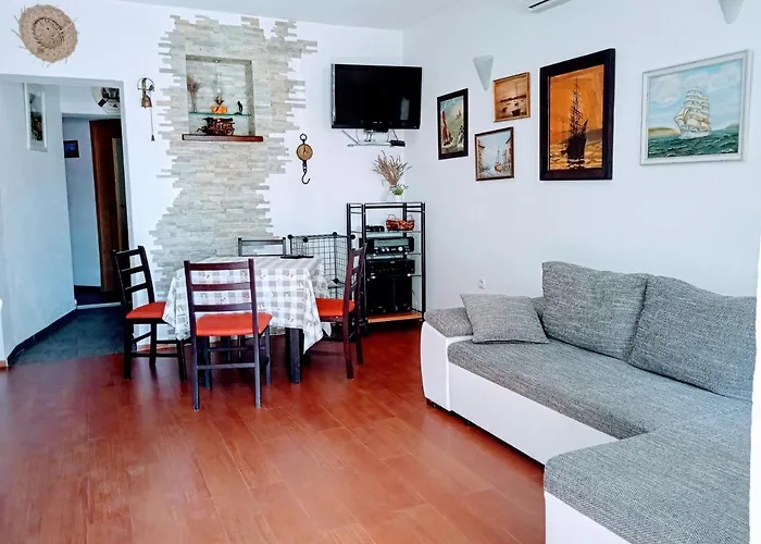 Harbour-side With Beautiful Terrace * Podgora (Split-Dalmatia)