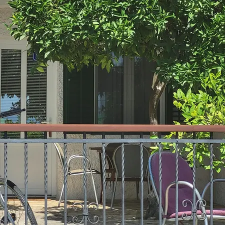 Harbour-side With Beautiful Terrace Appartamento *